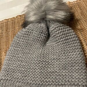 NWT Gray Knit PomPom Hat